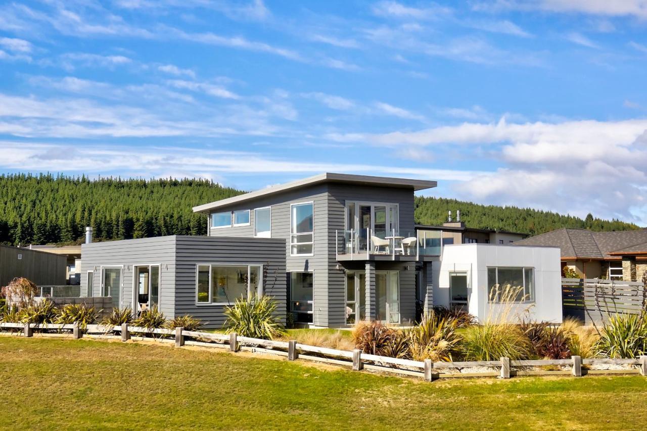 Infinity And Beyond Villa Wanaka Exteriör bild