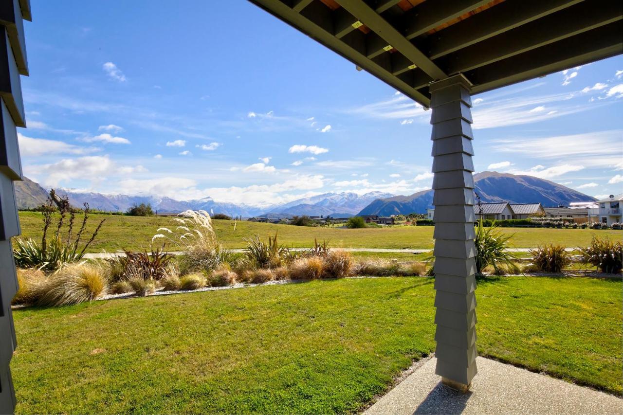 Infinity And Beyond Villa Wanaka Exteriör bild