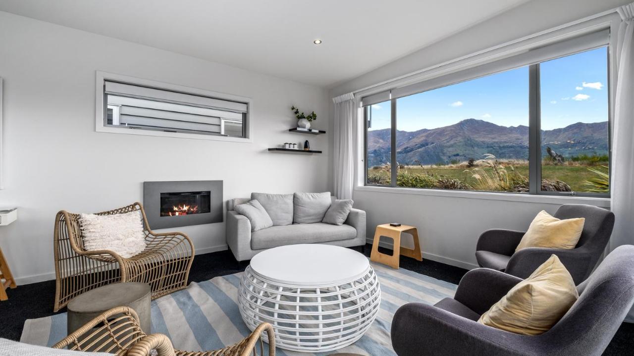 Infinity And Beyond Villa Wanaka Exteriör bild