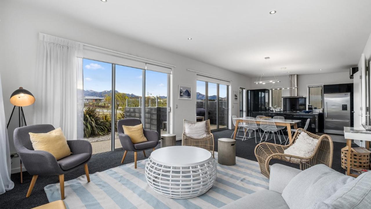 Infinity And Beyond Villa Wanaka Exteriör bild